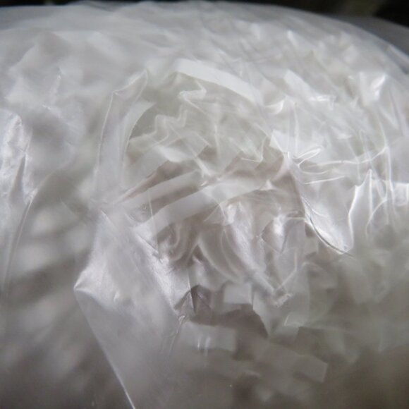 White (crinkle) & Ivory white with iridescent (straight) paper shred 10x8x5" bag - Picture 2 of 4